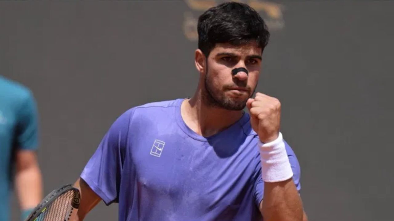 Carlos Alcaraz ends Jannik Sinner’s 26-match winning streak to win Italian Open